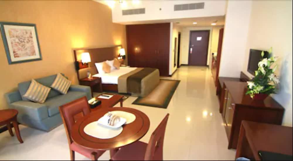 Star Metro Deira Hotel Apartments Dubai Exterior foto