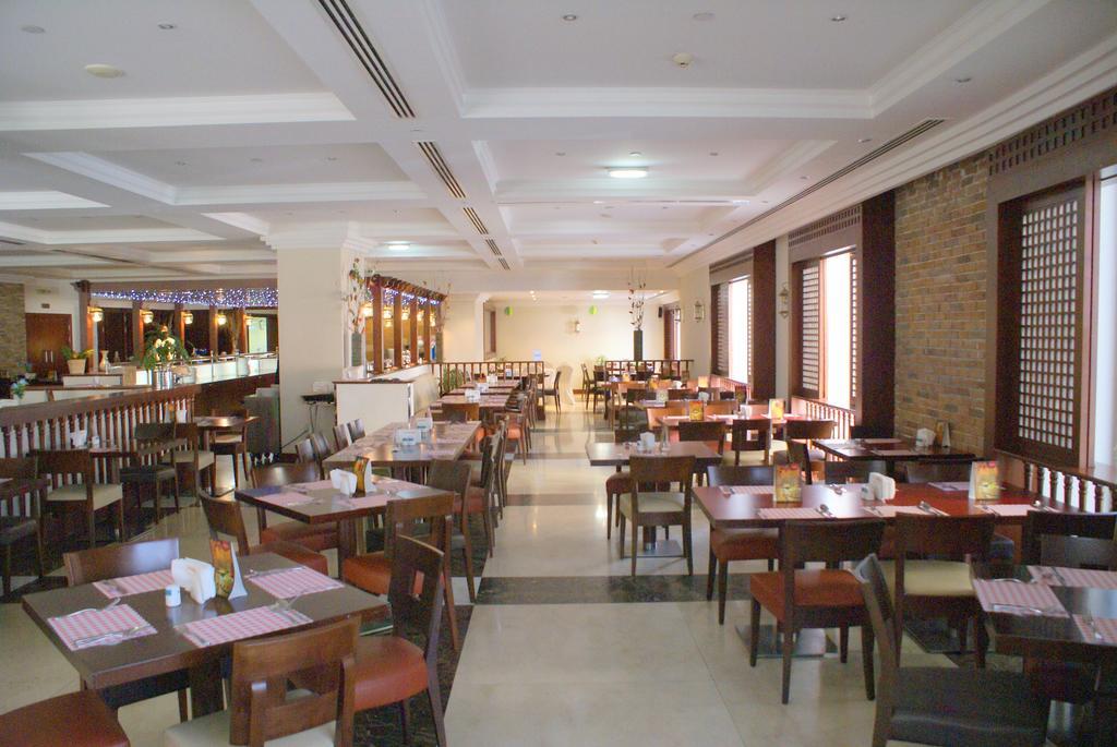 Star Metro Deira Hotel Apartments Dubai Exterior foto